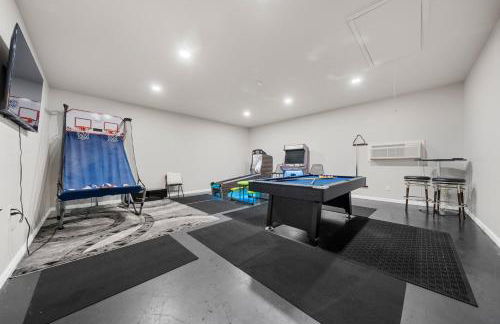 Pool, Hot Tub, Game Room & Sleeps 18! By StayLage - Foto 5