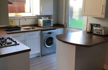 Cosy Home with Free Parking Near Edinburgh St Andrews M90 & Amazon - Foto 15