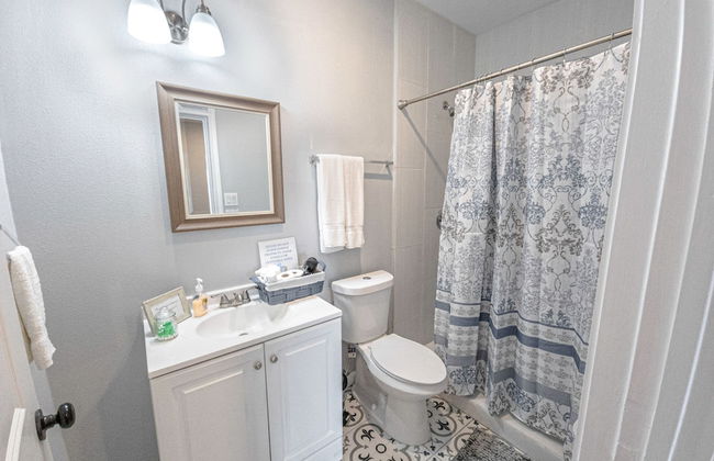 Magnificent Large Home Near Downtown - Foto 32