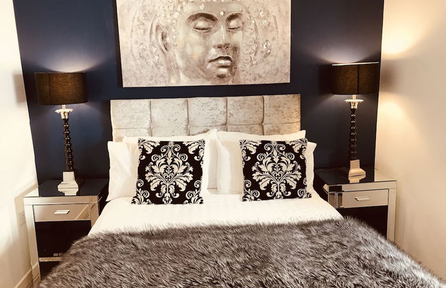 2 Bedroom Luxe Dockland Apartment with Parking - Foto 6