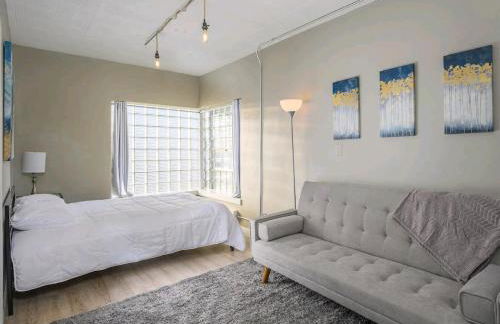 Downtown 2 Bedroom Apartment - Foto 7