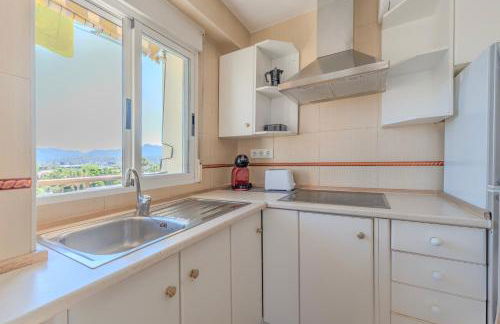 Amplio piso de 100m2 con 3 hab, wifi rápido, AC - Photo 3