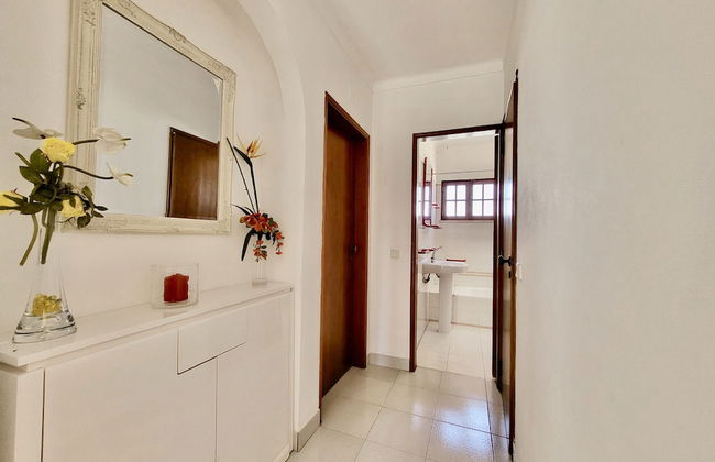 Faro Terrace Villa by Homing - Photo 25