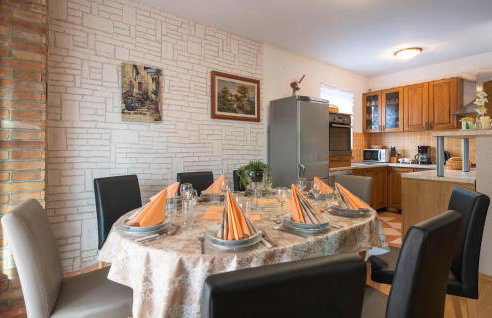 Stunning Home In Marcana With Wifi - Foto 16