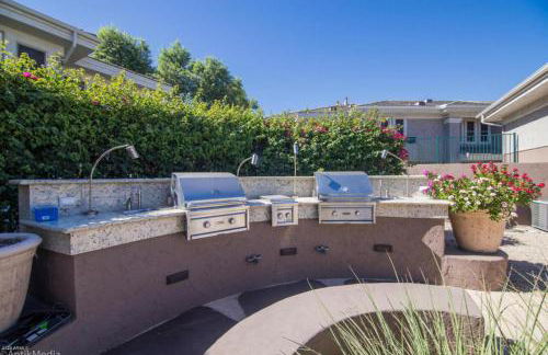 *NEW* Lux Scottsdale Home with Pool, Hot Tub, and Gym - Foto 20