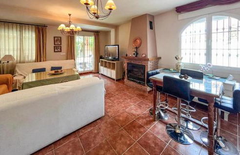 Stunning Home In Otura - Photo 4