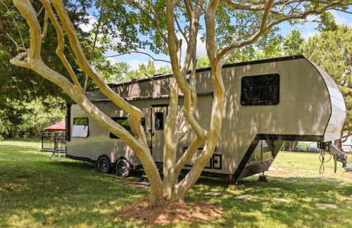 Waterfront Getaway, Dock Your Boat & Play! - Foto 39