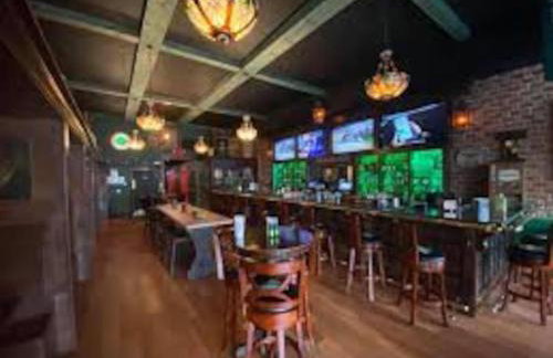 Stylish 3BR 2BA House Minutes from PCB - Book now - Foto 28