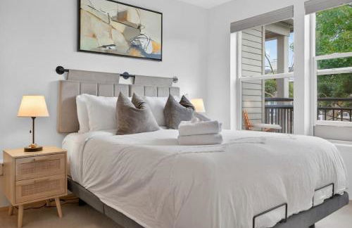 Free Parking - City Views - Near Attractions - Foto 24