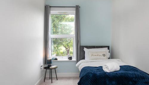 Modern Bedrooms - Free Parking - Fast WiFi - Sleeps 4 - Foto 3, towels
