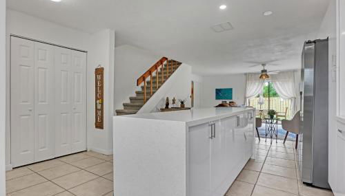 Spacious Townhome 5 Mins Walk to Beach - Foto 2