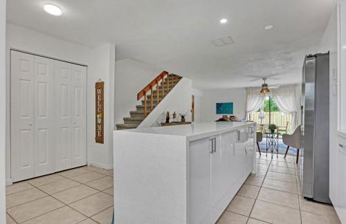 Spacious Townhome 5 Mins Walk to Beach - Foto 2