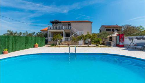 6 Bedroom Lovely Home In Ceranje Gornje - Foto 1