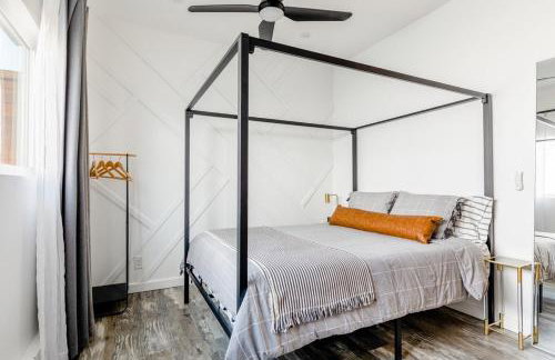Sleek Luxury Studio with Patio LAX & Beach Access - Foto 13