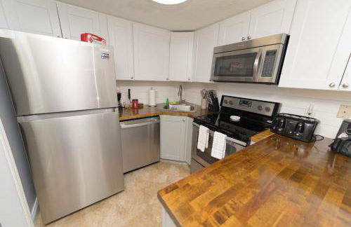 Enchanting 2-Bedroom Ground Floor Beach Condo at Cape Canaveral WiFi & AC - Foto 19
