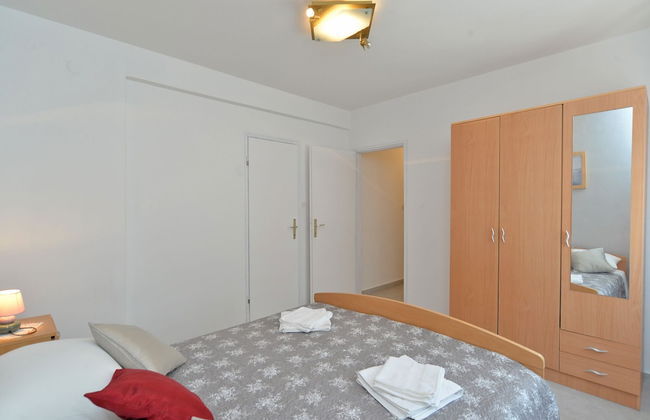 Apartment 358 - Photo 7