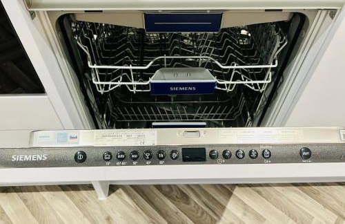 DESIGNER HOUSE - University of Glasgow / Central Glasgow 'Hillhead' West End G12 - Luxurious & Contemporary Detached House / Terrace / Garden / 'electric car charging' Garage Parking - Foto 68