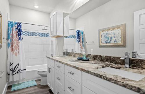 Beautiful New 3 Bedroom Townhouse w/ Private Pool - Foto 22