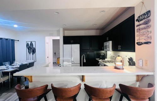 Stylish & Fully Renovated Home! - Foto 32