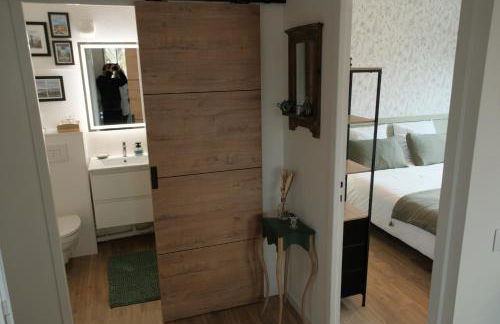 Aux Trompettes Violettes - Foto 9