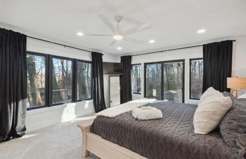 RiverEdge Haven Hot Tub, 5 Beds, Kayaks Near ND - Foto 38