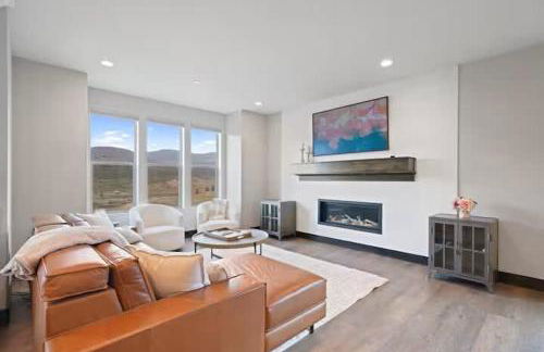 Spacious 5BR Family Townhome with Hot Tub and Garage - Foto 21