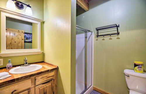 Ski Lodge Mtn Retreat with Fire Pit, Deck and Views! - Foto 14