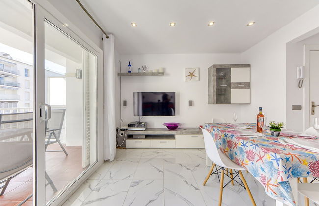 Apartment in Roses With Stunning Beachfront Views - Photo 11