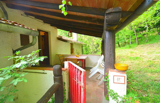 Peaceful Retreat With Shared Pool - Photo 19