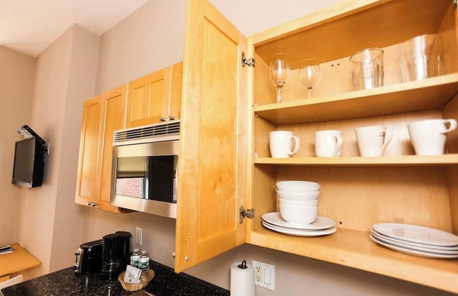 Maverick Suites at 402 Columbus Ave - Foto 58