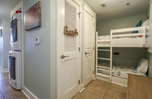 Gorgeous Overlooks The Courtyard in Classic Coastal Style Waterscape C400 - Foto 15