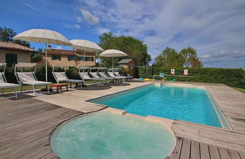 Cottage in Montelabbate With Pool, Garden, Bbq, Parking - Photo 12