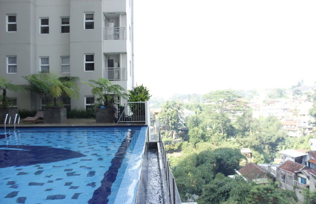 Direct Access to Pool 2BR Apartment at Parahyangan Residence - Foto 34