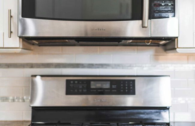 Spacious Retreat w Modern Decor and Private Yard - Photo 25