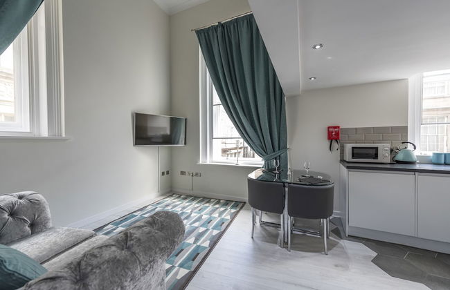 Union Bank Apartments - Photo 29