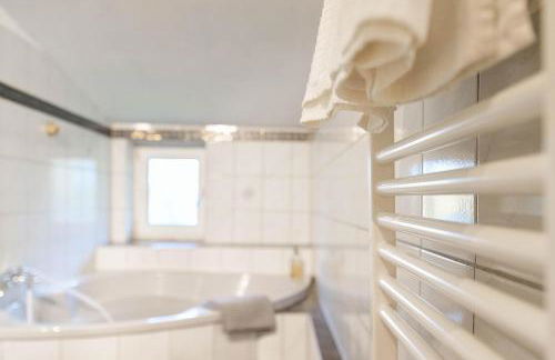 Im historischen Gesindehaus 15 min zum Strand - Foto 9