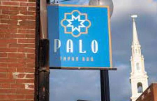 Downtown by RISD Gigabite Internet OnSite Free Parking - Foto 18