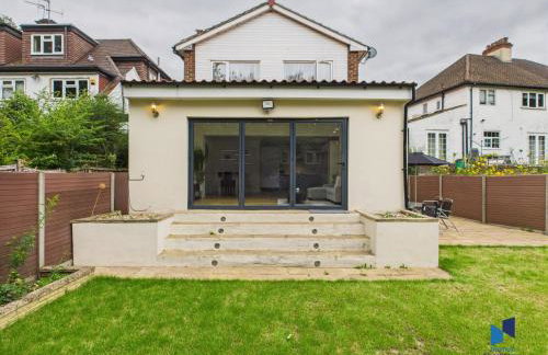 Modern 4BR House, Spacious, Garden, Free Parking - Foto 12