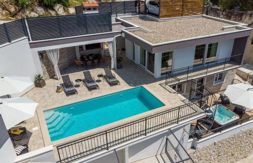 Villa Stella with 32 sqm private heated pool Jacuzzi Sauna Media room 3 bedrooms - Photo 6