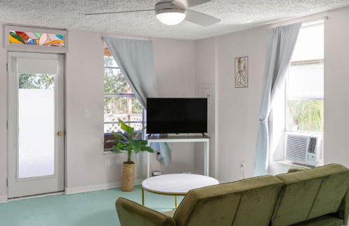 Sebring Circle Studio Stay- Postcard Mural Views - Foto 7