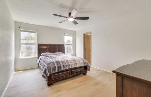 Fenced-In Yard Family Home 4 Mi to Dtwn Killeen! - Foto 11