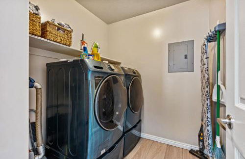 Fully Stocked Home with Hot Tub and Private Yard - Photo 44