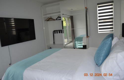 Dimond Abode Vacation Rental, Oakland California Dimond District - Photo 65