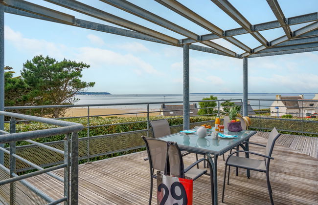 3 bedroom House in Plonévez-Porzay with garden and terrace - Photo 17