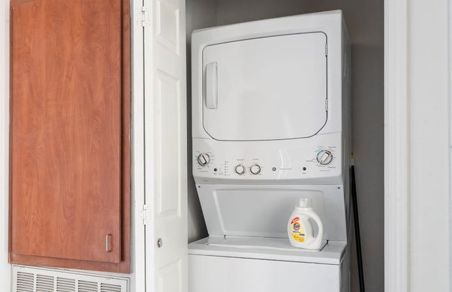 Modern Condo With Pool, Gym, Workspaces & BBQ - Foto 25