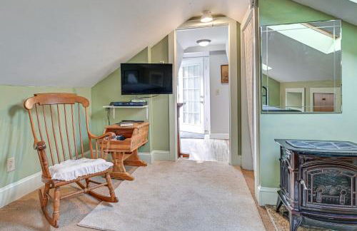 Quaint and Charming Cherry Valley Escape! - Photo 15