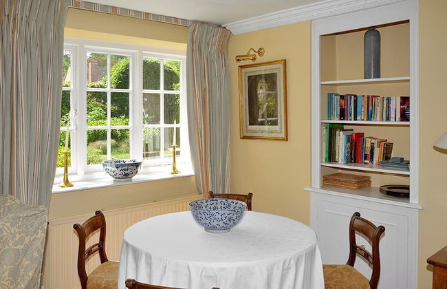 Epsom Cottage - Photo 8