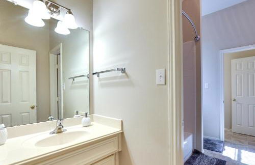 Spacious Sugar Land Home with Yard and Pool Access! - Photo 29