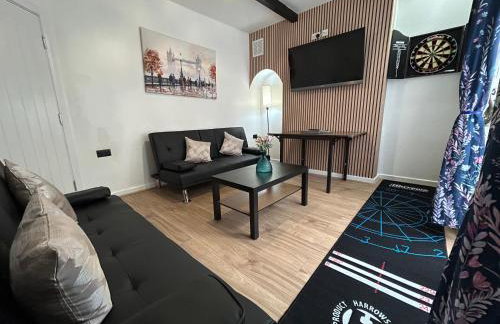 Spaghetti House 6 Bedroom with Large Off-Road Driveway Great for Crews in Vicinity of Starcity and City Centre - Foto 8