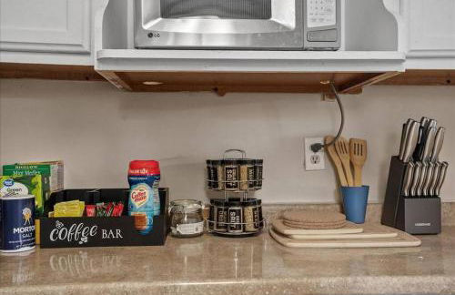 Entire Spacious Home Near DC - Photo 25